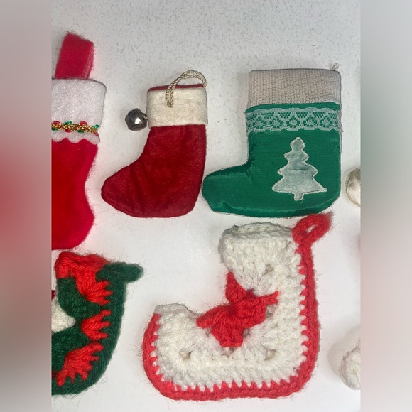 Vintage Lot of 7 Mini Holiday Christmas Stockings Ornaments Crochet Handmade - Picture 3 of 9